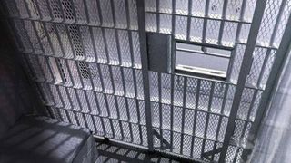 Bettendorf man sentenced for receiving/distributing child porn