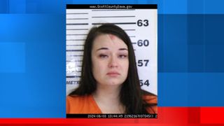  Davenport woman charged with attempted murder, tries to stab man to death, affidavits show 