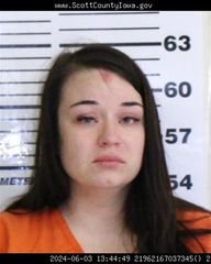 Davenport woman accused of attempted murder for Monday stabbing