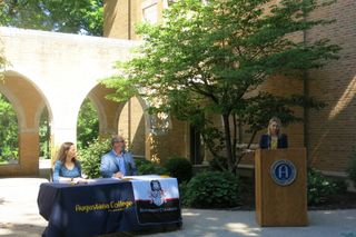 Augustana College and Rivermont Collegiate sign a guaranteed admissions agreement