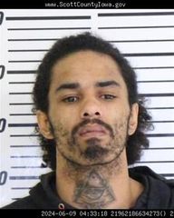 Davenport man charged with kidnapping, eluding