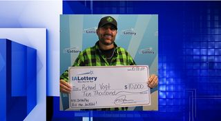 Long Grove man double winner in Iowa Lottery game