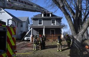 Augustana students kick in door of Rock Island home on fire to render aid