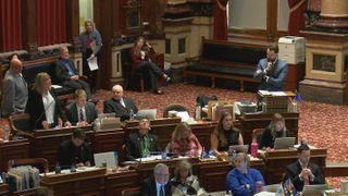  Iowa Senate passes local government DEI ban