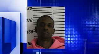 Davenport man arrested; accused of assaulting officer