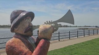 Restored 'Sunday in the Park' statues back in Lindsay Park