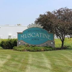 Downtown Muscatine wayfinding program taking shape