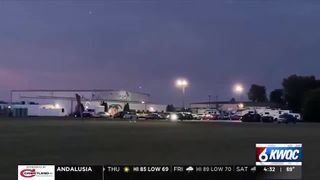  1 dead after 2 skydivers collide mid-air