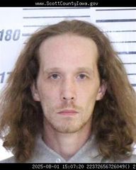 Davenport man charged with sexually abusing 13-year-old