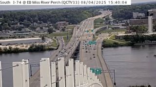  Traffic Alert: Crash on I-74 bridge causing backup