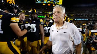  Iowa’s Kirk Ferentz becomes Big Ten’s winningest coach as Hawkeyes beat Massachusetts, 47-7