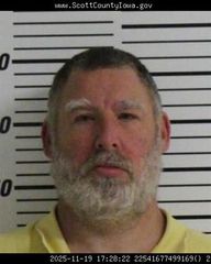 Man arrested in online sex sting after going to park to meet underaged girl