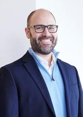 Lee Enterprises announces CFO will leave company in early 2026 to become church pastor