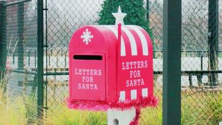 Mail your letters to Santa in Bettendorf