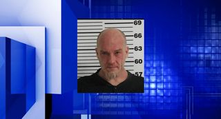 Davenport man arrested after threatening victims with bat