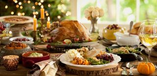 How many calories are in the average Thanksgiving dinner?