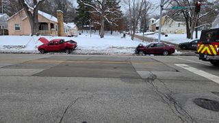 2 vehicle crash closes part of 11th Street, Rock Island