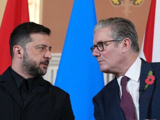 Zelenskyy heads to London for more Ukraine peace talks. Here's what to know