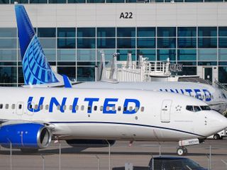 United Airlines flight returns to Dulles airport after engine loses power during takeoff