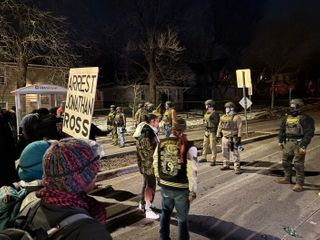 DHS: ICE officers in Minneapolis shoot Venezuelan man in the leg