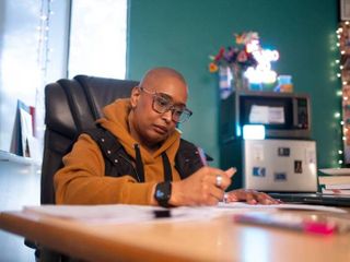 To keep AI out of her classroom, this high school English teacher went analog