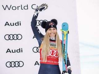 Despite a 'ruptured' knee ligament, Lindsey Vonn says she will compete in the Olympics