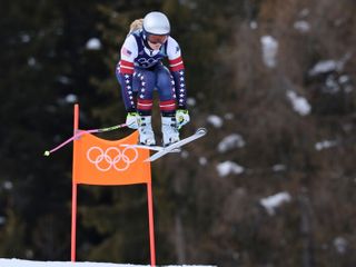 Lindsey Vonn is set to ski the Olympic downhill race with a torn ACL. How?