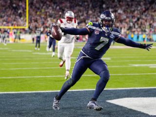 Seahawks win Super Bowl title, pounding the Patriots 29-13