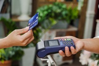New Illinois state law limits credit card swipe fees