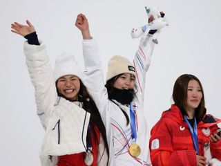 Winter Olympic shocker: American Chloe Kim falls short of halfpipe gold three-peat