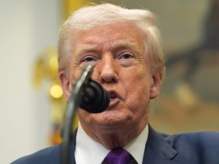 Trump pardons 5 former NFL players for crimes ranging from perjury to drug trafficking