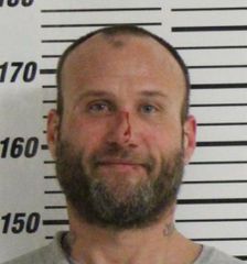 Davenport man faces felony charges after threatening officers with knife: Court records