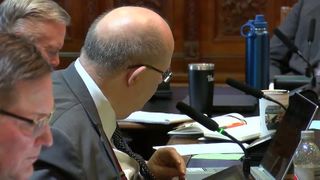 Iowa House committee advances citizenship verification bill for state workers