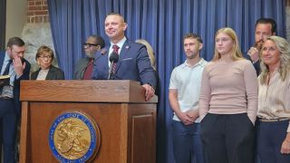  Illinois Republican senator from Quad Cities pushes to outlaw abortion, loses leadership spots 