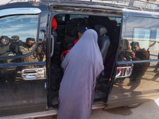 Australia bans a citizen with alleged IS links from returning from Syria