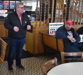 Bailey and Del Mar stump in Rock Island County ahead of primary election