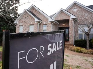Mortgage rates fall below 6% for the first time in years