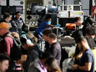 Travel industry pushes Congress to end DHS shutdown and pay federal security workers