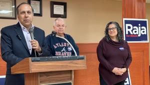 Krishnamoorthi campaigns in Rock Island on returning ACA subsidies