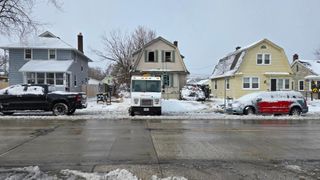 Crews respond to East Moline fire