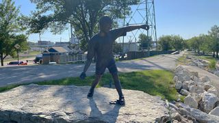Bettendorf to replace stolen “Skipper” statue