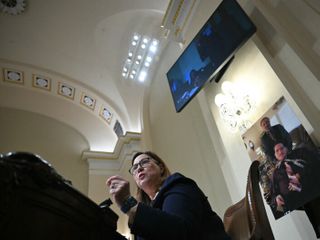 DHS shutdown hurts families' access to detention facilities, Democrat says