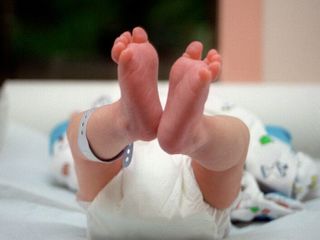 Yep, a mom's COVID shot during pregnancy protects her baby, a large study finds