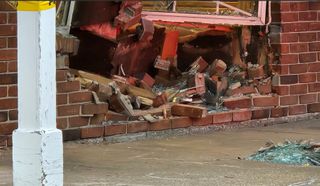 SUV crashes into Hungry Hobo, Moline