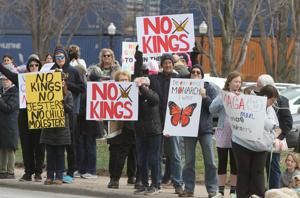 Davenport's LeClaire Park becomes rally point for No Kings protest on Saturday
