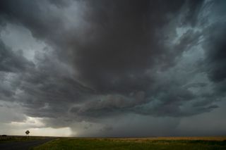 Large hail possible around Quad Cities Monday night