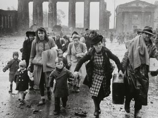 'Stay Alive,' about daily life in Nazi Berlin, shows how easy it is to just go along