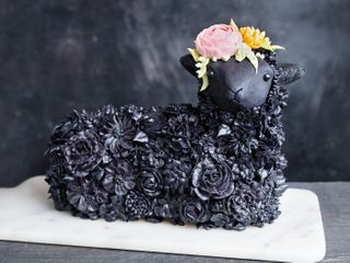 Buttercream wool and jelly bean eyes: The art of the Easter lamb cake