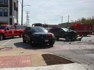 Departments respond to crash on 4th Avenue, Rock Island