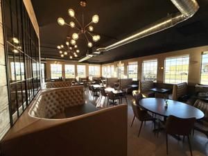 Brickstone Kitchen-Bar opens in Eldridge